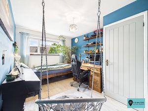 Bedroom- click for photo gallery